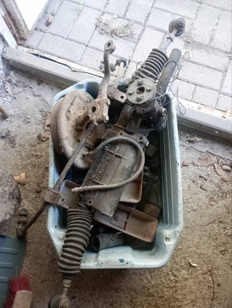 Wartburg vagy Trabant cuccok 