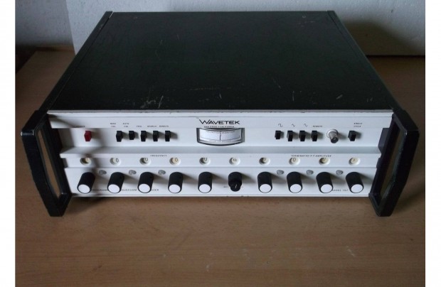 Wavetek Model 157 dekdikus programozhat funkci genrtor