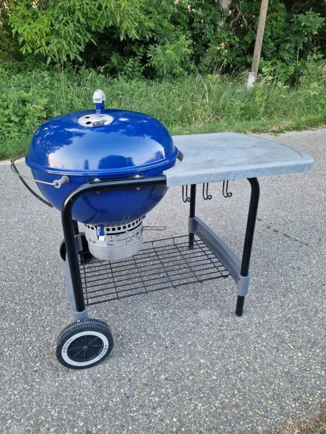 Weber minőségi faszenes grillkocsi grillsütő gömbgrill