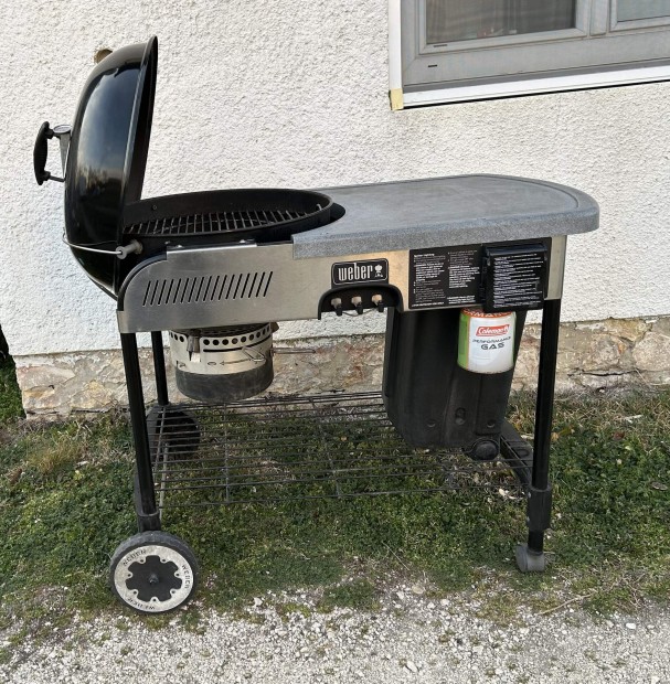 Weber performer Deluxe GBS faszenes grill gz begyujtval