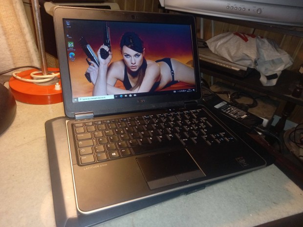 Webkamers Core i7 Dell netbook, 512 GB SSD, WIN 10 OS, 4 GB ram