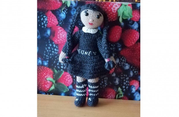 Wednesday Addams amigurumi bb