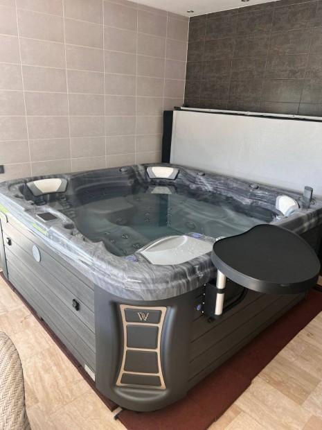 Wellis Prmium Kilimanjaro 6 szemlyes jakuzzi