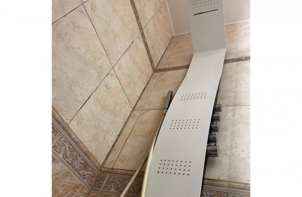 Wellis zuhanypanel