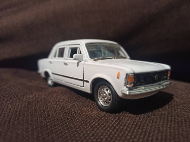 Welly Polski Fiat 125p (1:43)