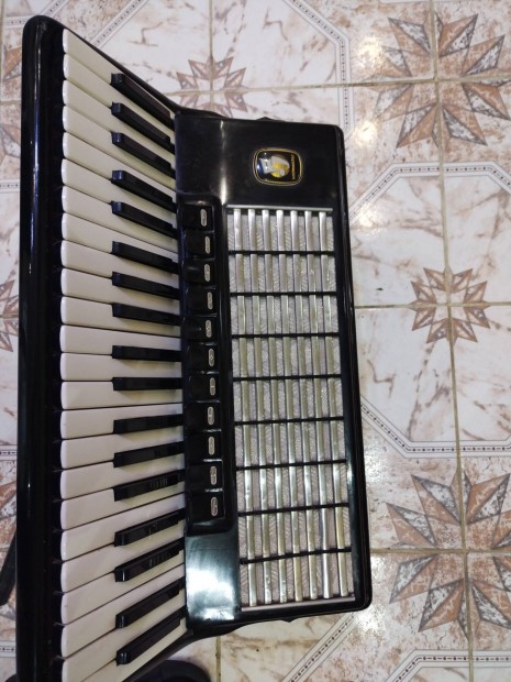 Weltmeister Stella 120 basszusos tangoharmonika harmonika 