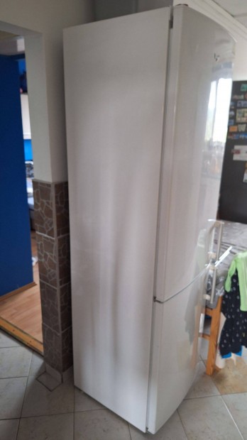 Whirlpool Wbe3714w kombinált hűtőszekrény