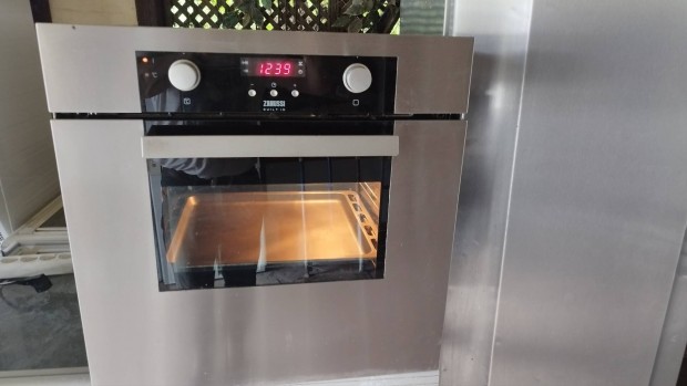 Whirlpool beépíthető digitális hőlégkeverős sütő