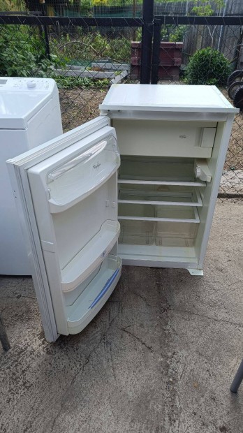 Whirlpool hűtőszekrény belülfagyasztós beépíthető - 80L