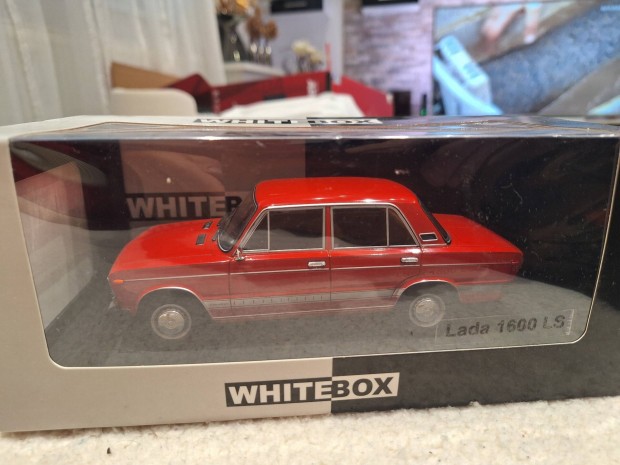 Whitebox Lada 1600 1:24