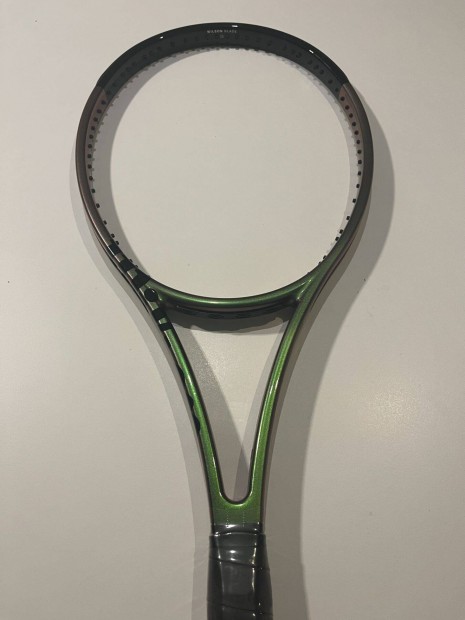 Wilson Blade V8 Pro