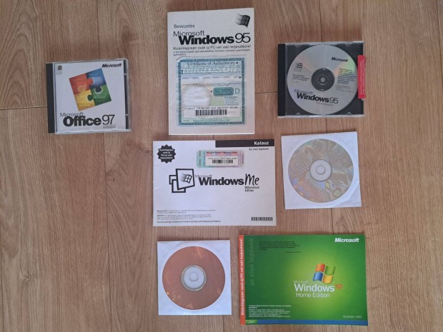 Windows 95, ME, XP cd telepítő lemez és dokumentáció + Office 97
