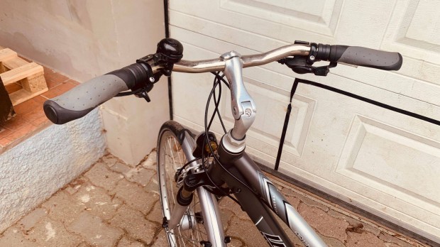 Winora 28" agydinam�s n�i ker�kp�r