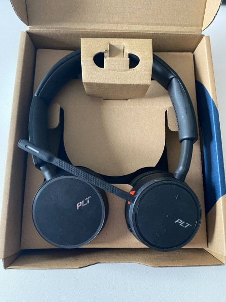 Wireless headset Poly Voyager 4220