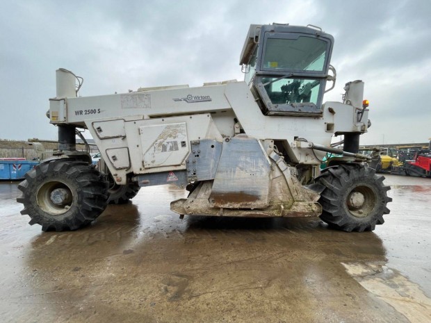 Wirtgen WR 240 / 9360 üzemóra / Lízing 20%-tól