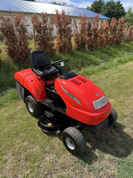 Wisconsin W1618 Enduro 18LE fűnyíró traktor