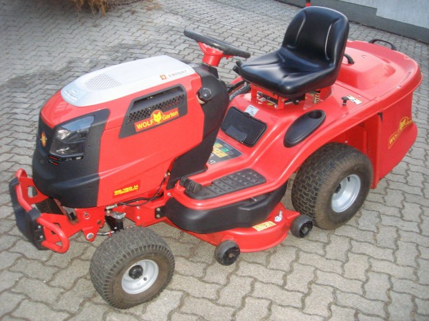 Wolf Garten Kawasaki V2Fűnyíró Traktor eladó