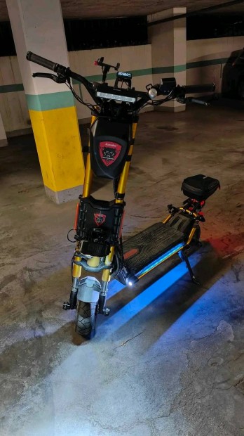 Wolf Kinggt elektromos roller