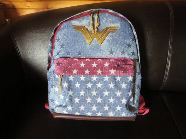Wonder Woman htizsk / iskolatska, ingyen posta