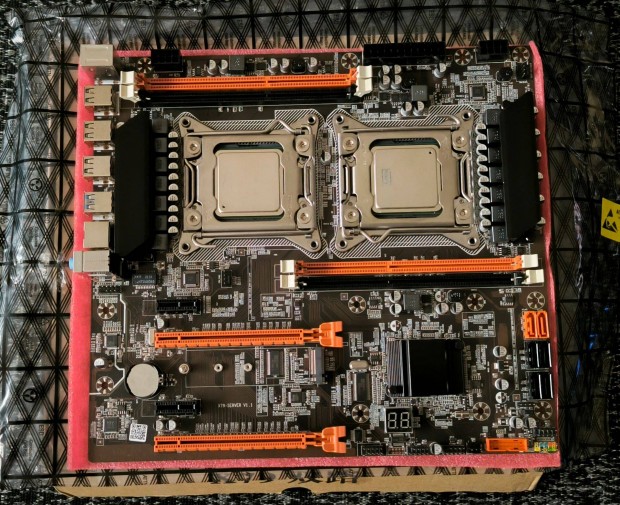 X79 szerver alaplap + 2db Intel Xeon cpu