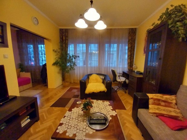 XIII. Ker�let, Victor Hugo utca, 48 m2-es, t�rsash�zi lak�s, 2 szob�s