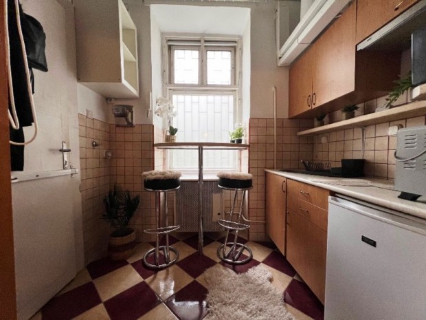 Villamossagi Bolt Visegradi Utca () Villamossagi Bolt Visegradi Utca