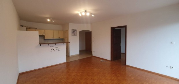 XIII.ker. Szent L�szl� u. gar�zsos lak�s kiad�