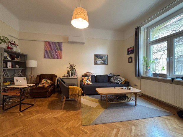 XII., Nagyenyed k�t �s f�lszob�s fel�j�tott lak�s elad�