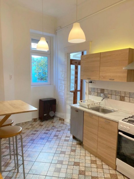 XII. ker�let, Greguss utca, fel�j�tott, 2 szob�s polg�ri lak�s elad�