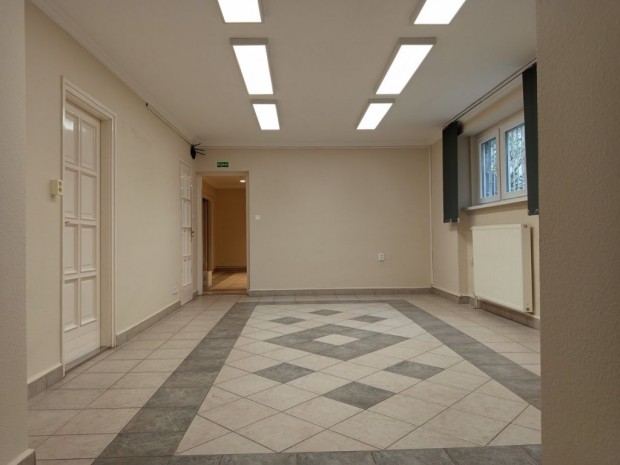 XIV. Ker�let, Amerikai �t, 89 m2-es, egy�b iroda, fel�j�tott /