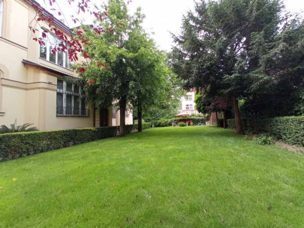 XIV. Kerület, Izsó utca, 157 m2-es, egyéb iroda, 4 szobás, felújított