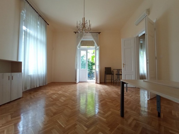 XIV. Kerület, Izsó utca, 163 m2-es, egyéb iroda, 4 szobás, felújított