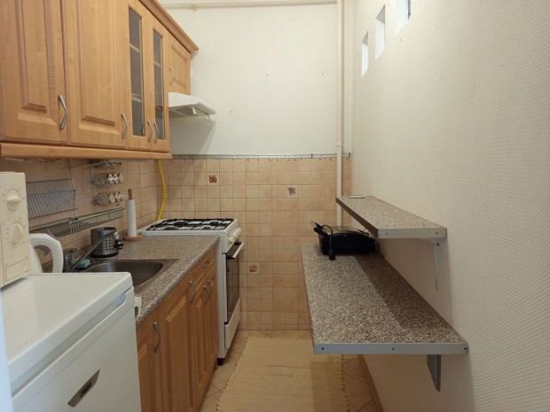 XIV. Ker�let, Kerepesi �t, 50 m2-es, t�rsash�zi lak�s, 2 szob�s