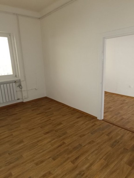 XIV. Kerület, Öv utca, 200 m2-es, logisztika - raktározás, 8 szobás