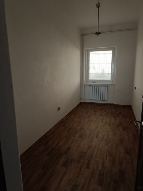 XIV. Kerület, Öv utca, 72 m2-es, logisztika - raktározás, 3 szobás