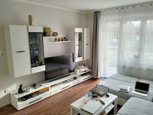 XIV. Ker�let, Szenice-N�metpr�na sarok, 52 m2-es, t�rsash�zi lak�s