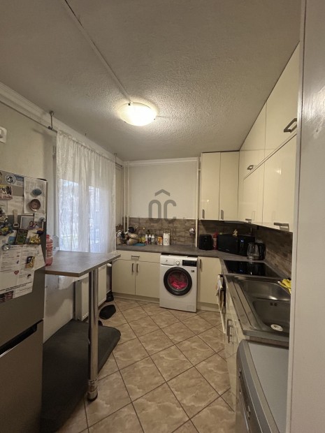 XIV. ker�leti elad� panel t�rsash�zi lak�s