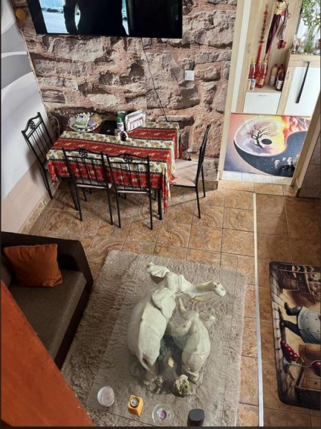 XIX. Ker�let, Kossuth Lajos utca, 52 m2-es, h�zr�sz, 2+1 szob�s