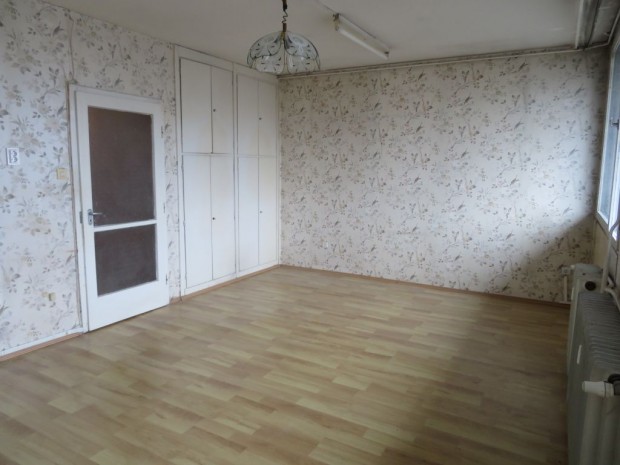 XIX. Ker�let, Kossuth t�r k�zel�ben, 50 m2-es, t�rsash�zi lak�s