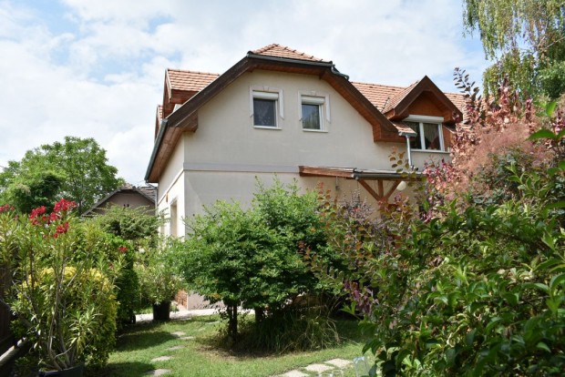 XIX. Kerlet, Mricz Zsigmond utca, 180 m2-es, 2 genercis, csaldi