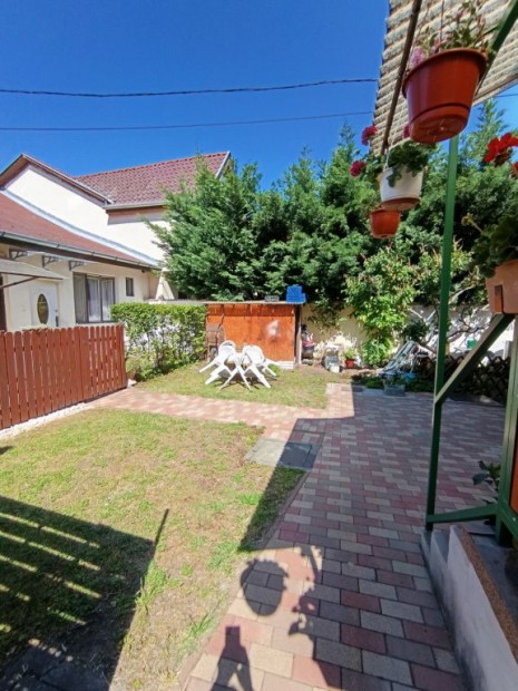 XIX. Kerlet, Vroshz trhez kzel, 56 m2-es, hzrsz, 3 szobs