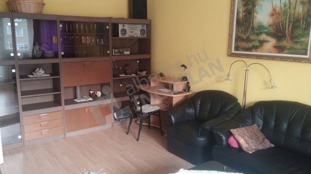 XI.Etele �ton 2 k�l�n szob�s panel lak�s berendezve kiad�