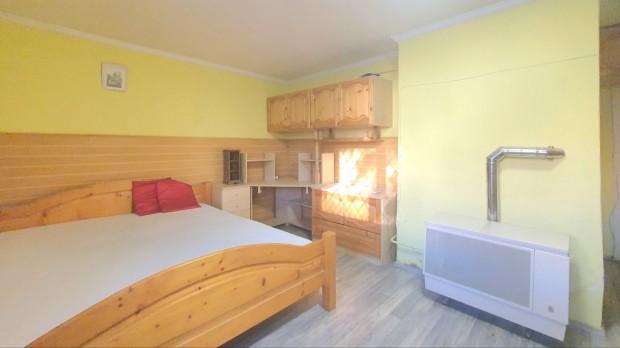 XI. Ker�let, S�RBOG�RDI utca, 32 m2-es, t�rsash�zi lak�s, 1 szob�s