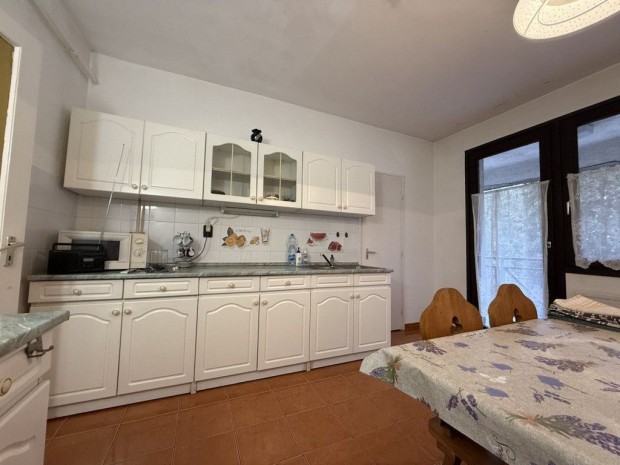 XI. Ker�let, Solt utca, 109 m2-es, t�rsash�zi lak�s, 4 szob�s