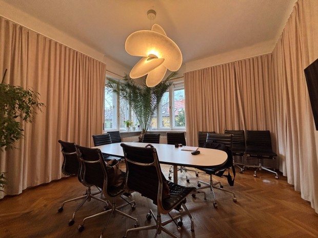 XI., Kosztol�nyi Dezs� t�rn�l elad� n�gy �s f�l szoba hallos lak�s