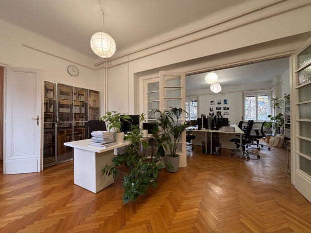 XI., M�ricz Zsigmond k�rt�r k�zel elad� n�gy �s f�l szoba hallos lak�s