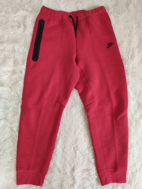 XL-es gyerek Nike Tech Fleece szanadidnadrg