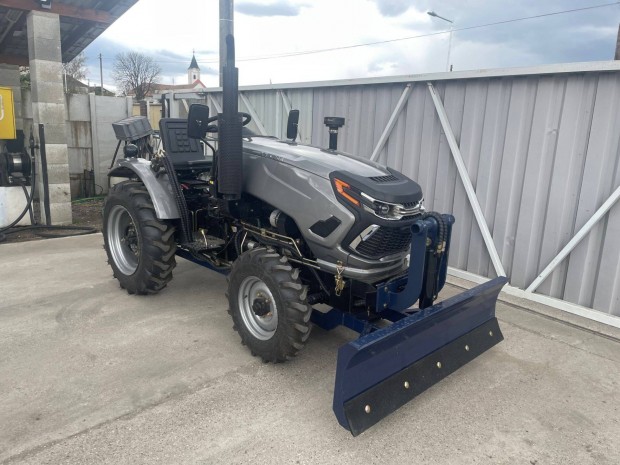 XT 244 4x4 traktor