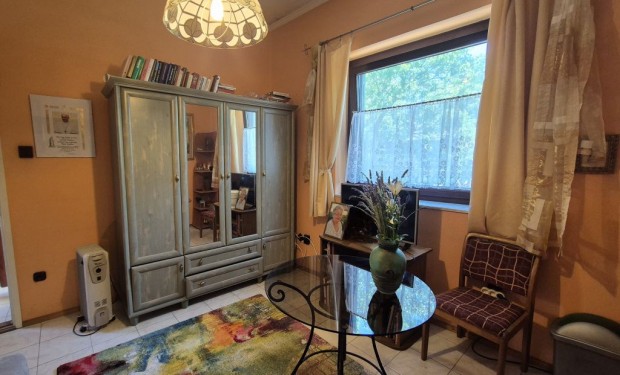 XVIII. Ker�let, Honv�d utca mell�kutc�ja, 218 m2-es, ikerh�z