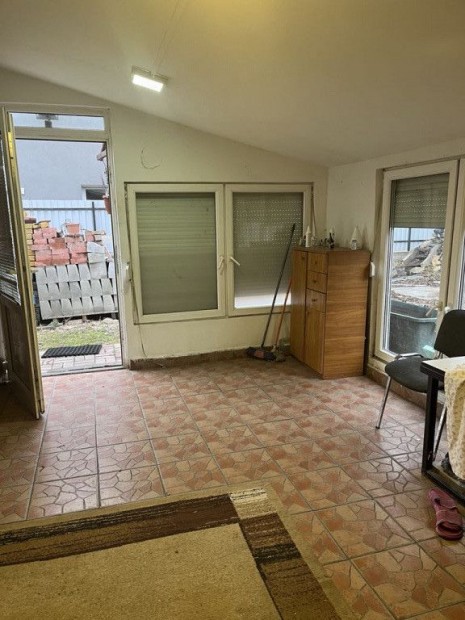 XVIII. Kerület, Törvény u közeli utca, 70 m2-es, családi ház